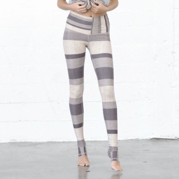 ✨NIYAMA SOL ROSE GOLD STRIPE LEGGINGS NWOT XS - Picture 6 of 8